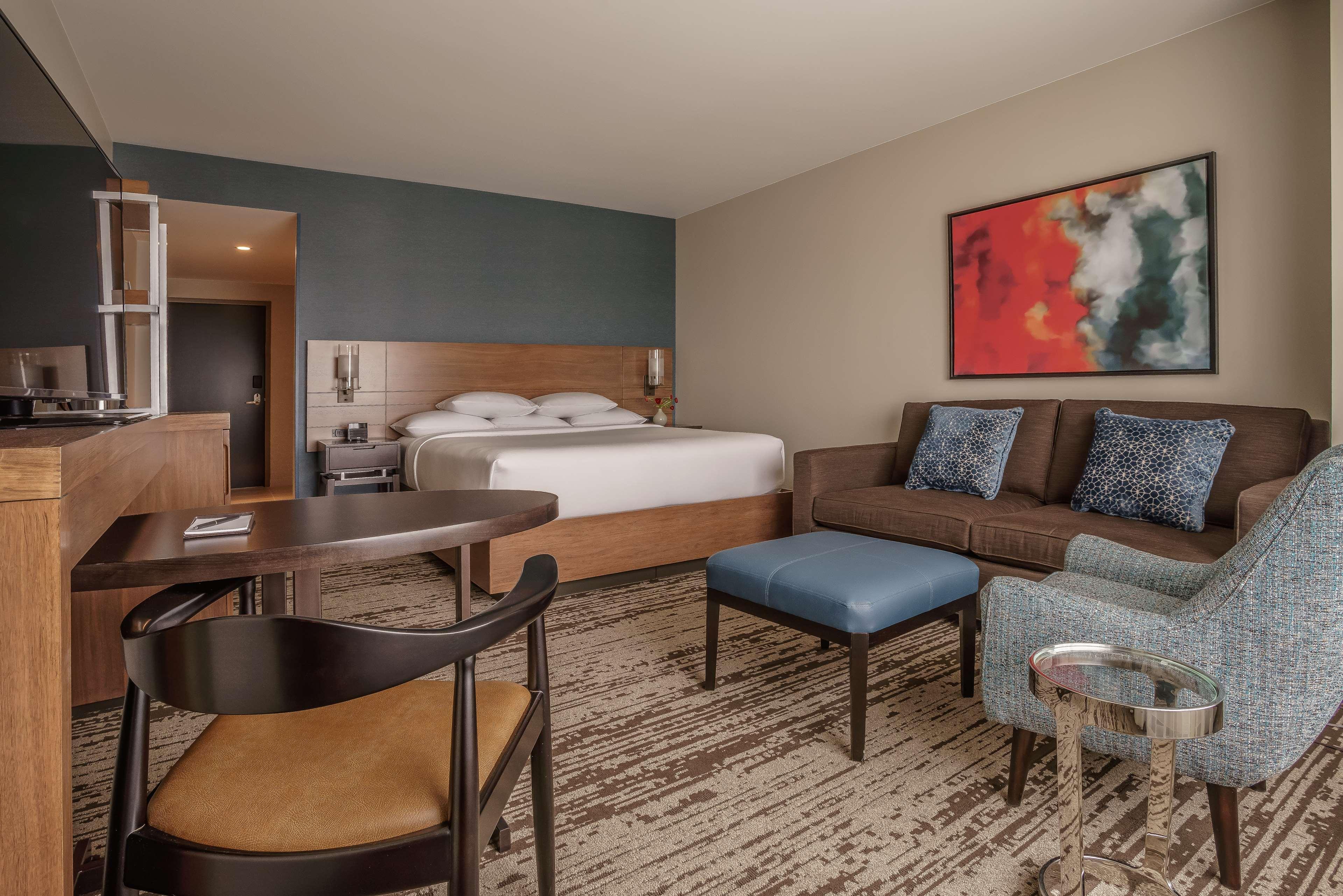 ไฮแอท รีเจนซี ออโรรา Hotel ภายนอก รูปภาพ